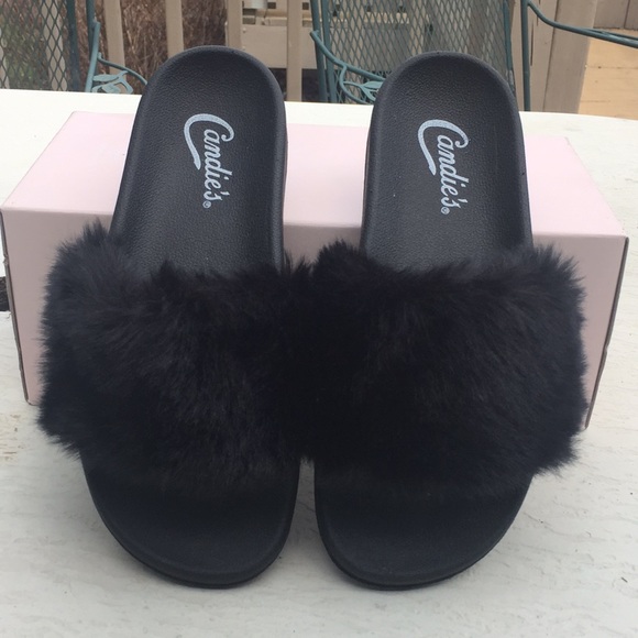Candie's Shoes - NWT CANDIE’S FUZZY SLIPPER/SANDALS